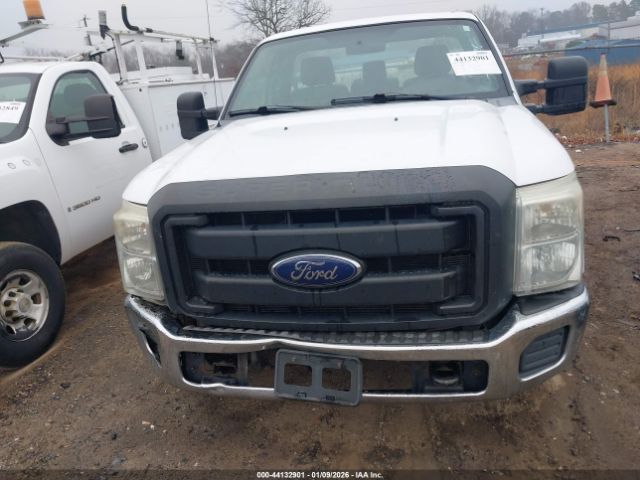 Ford F-250 Xl Image 12