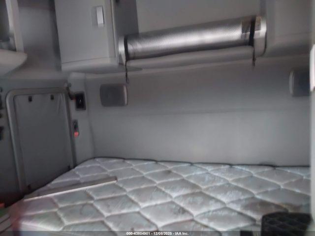 Kenworth T680 Image 5