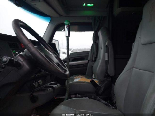 Kenworth T680 Image 4